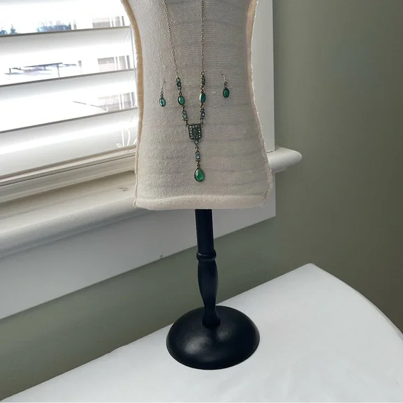 EMERALD AND BLUE FAUX RHINESTONE NECKLACE AND MATCHING EARRINGS SET, VINTAGE - Picture 6 of 6